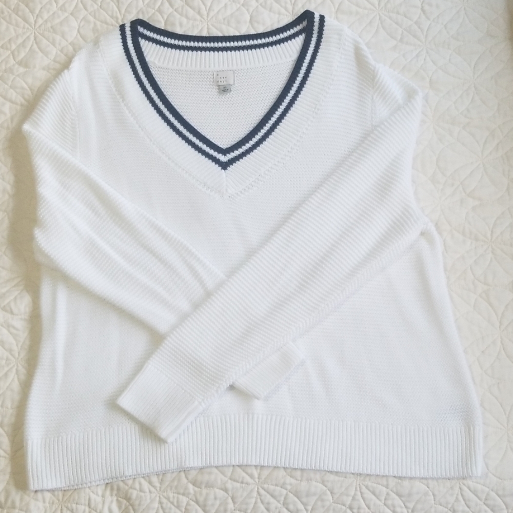 V-neck sweater